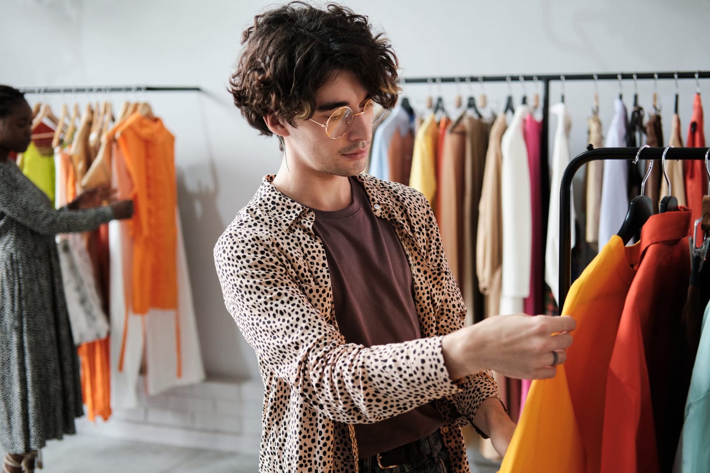 7 Dicas para Comprar Menos Roupas